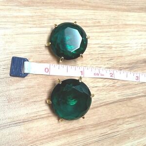 Judy Lee Vintage Emerald Green Faceted Glass Gold Tone Clip On Earrings 1 Inch